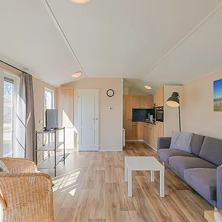 Luttikduin Nr 18 - Aan Zee *