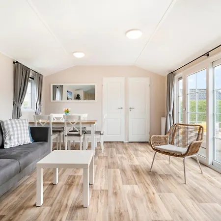 Luttikduin Nr 18 - Aan Zee *