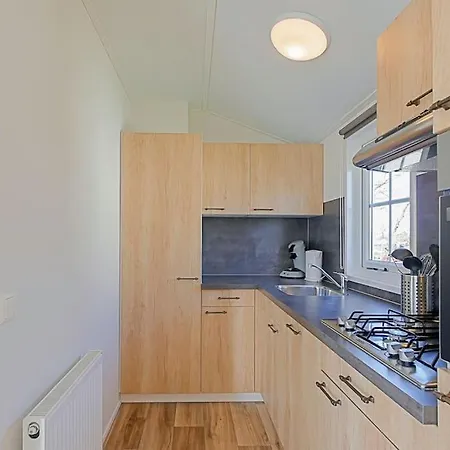 Luttikduin Nr 18 - Aan Zee シャレー