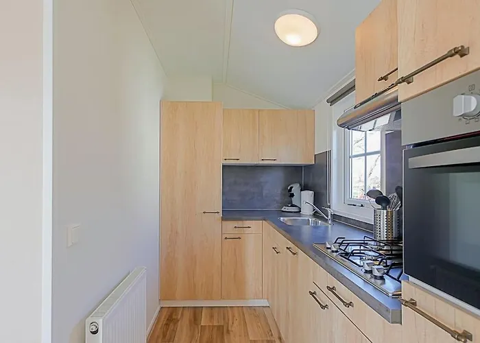 Luttikduin Nr 18 - Aan Zee 샬레