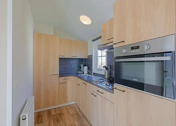 Luttikduin Nr 18 - Aan Zee 샬레 칼란트소그